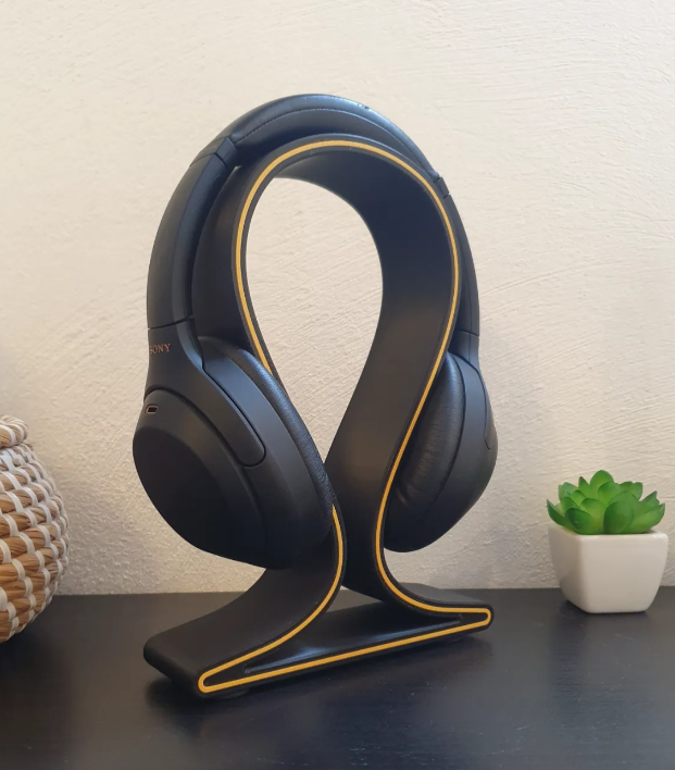 Multi Color Headphone Stand — 3D printed by Moon Studio 3D